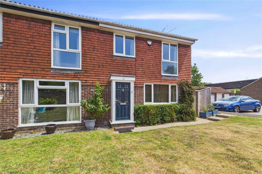 Main image of property: Narromine Drive, Calcot, Reading, Berkshire, RG31
