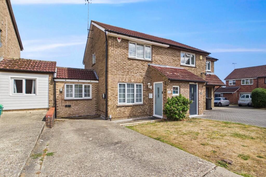 Main image of property: Cornwall Close, Tilehurst, Reading, Berkshire, RG31