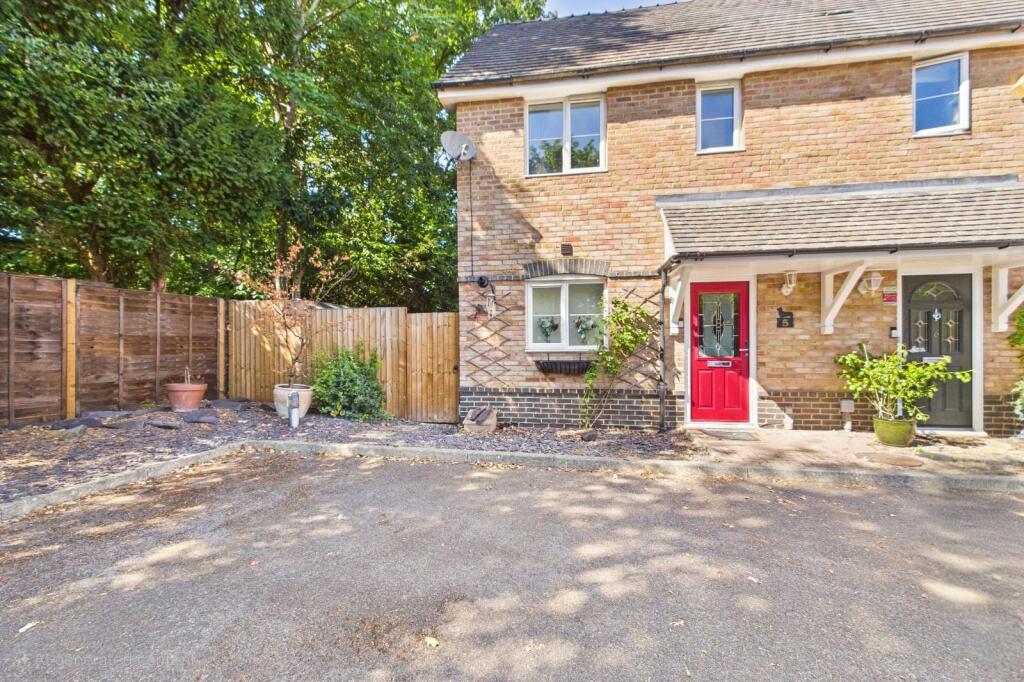 Main image of property: Pantile Close, Tilehurst, Reading, Berkshire, RG30