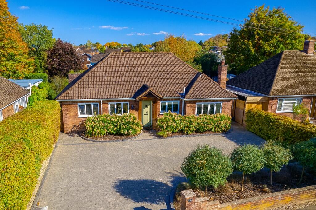 Main image of property: Long Lane, Tilehurst, Reading, Berkshire, RG31