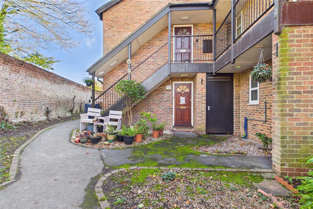 Main image of property: Burghfield Road, Reading, Berkshire, RG30