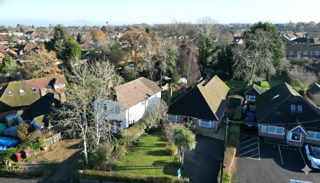 Main image of property: Park Lane, Tilehurst, Reading, Berkshire, RG31