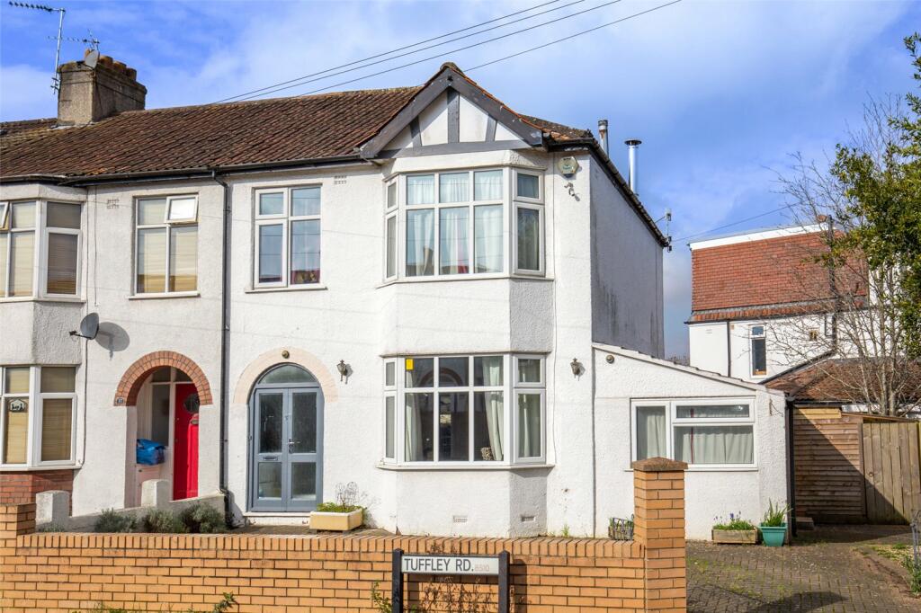 3 bedroom end of terrace house for sale in Tuffley Road, WestburyOn
