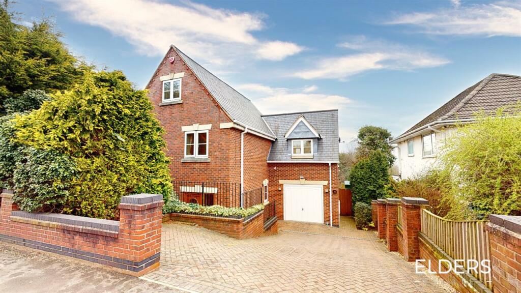 4 bedroom detached house for sale in Heanor Road, Ilkeston, DE7