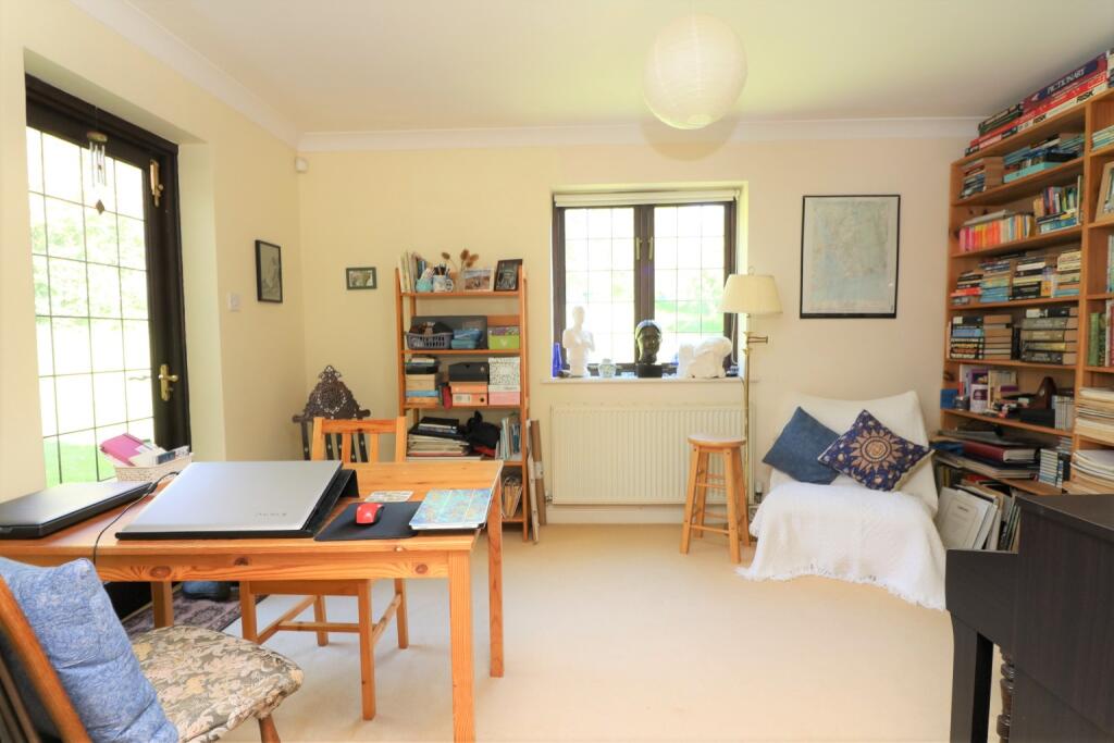 5 bedroom detached house for sale in Wigmore Lane, Eythorne, CT15