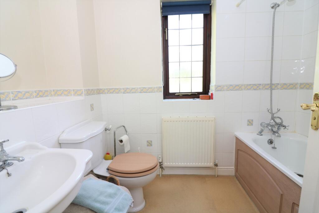 5 bedroom detached house for sale in Wigmore Lane, Eythorne, CT15