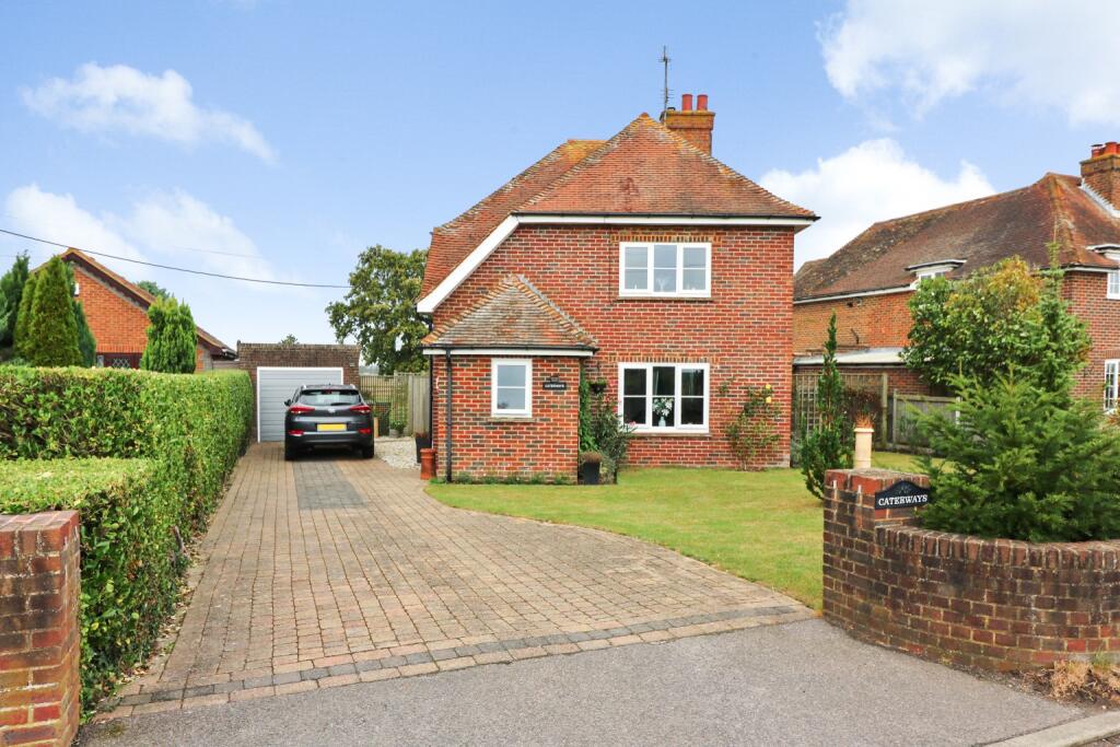 2 bedroom detached house for sale in Sandwich Road, Woodnesborough, CT13
