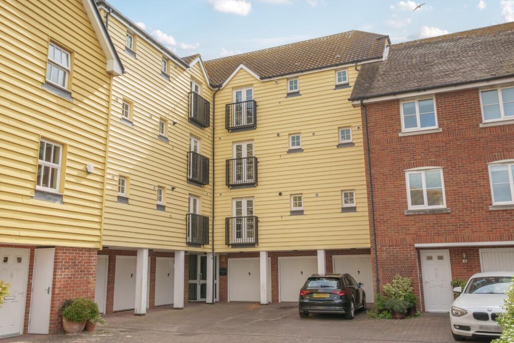 Main image of property: 16 Bridge Close, Sandwich, Kent, CT13