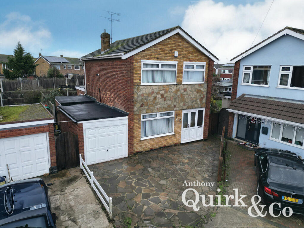 3 bedroom detached house for sale in St. Lukes Close, Canvey Island, SS8