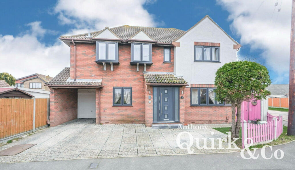 4 bedroom detached house