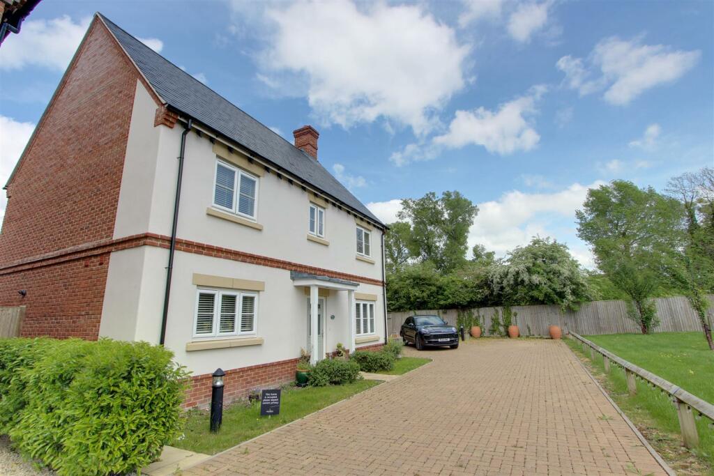 5 bedroom detached house for sale in Smyth End, Aston Clinton,, HP22