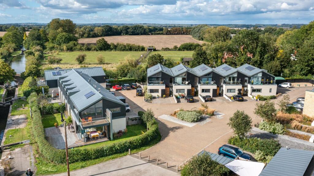 3 bedroom house for sale in Marsworth Wharf, Marsworth, Tring, HP23