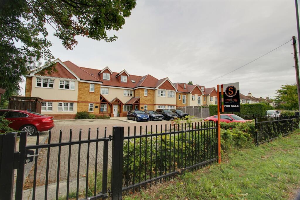 Main image of property: London Road, Aston Clinton