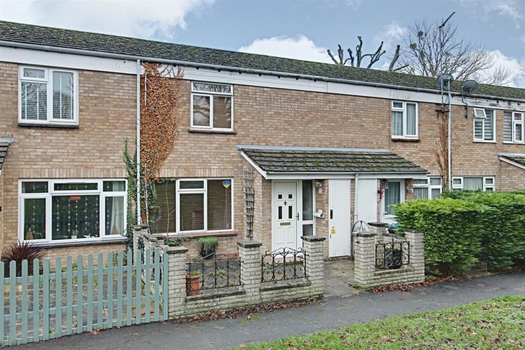 Main image of property: Rosebery Way, Tring