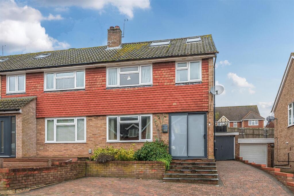 Main image of property: Cobbetts Ride, Tring