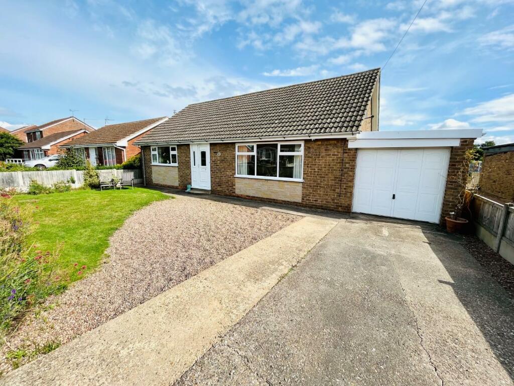 2 Bedroom Detached Bungalow For Sale In The Paddocks, Beckingham 