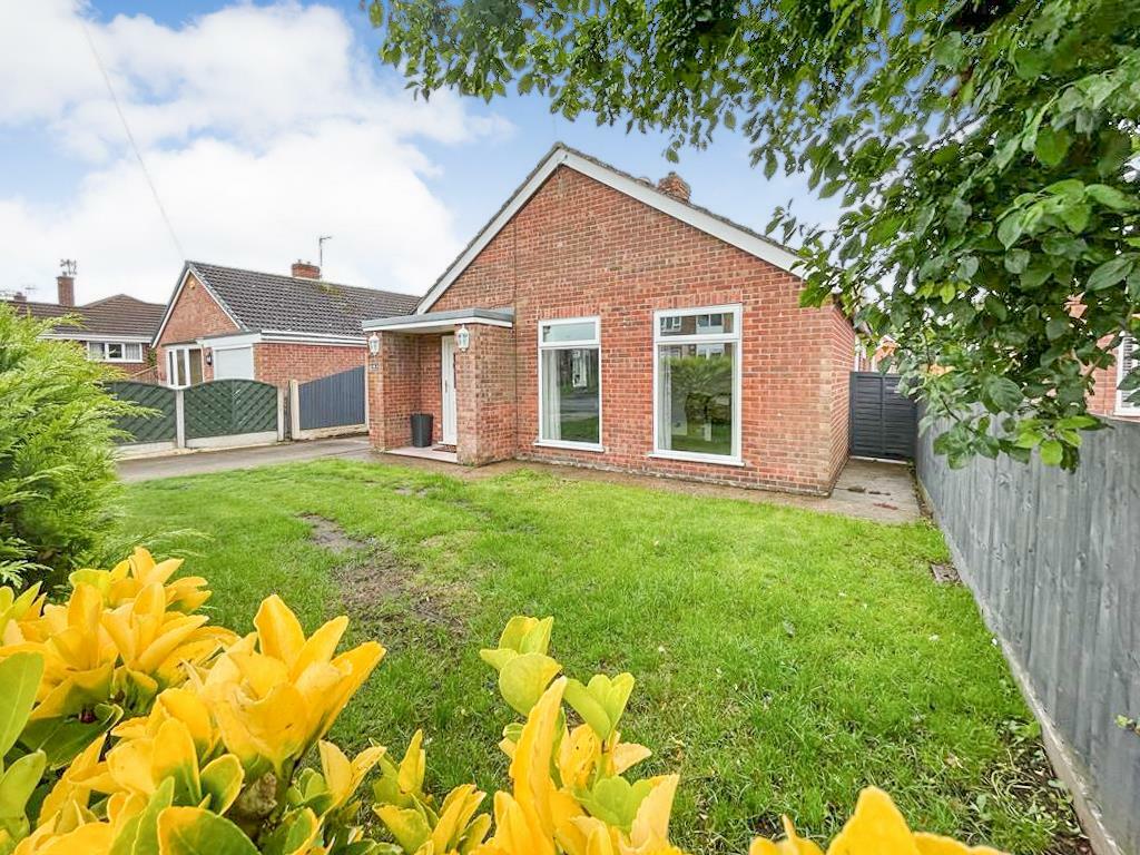 3 bedroom detached bungalow for sale in Gravel Pit Road, Scotter