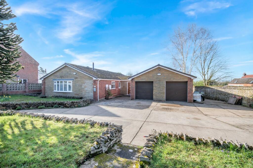 3 bedroom detached bungalow for sale in Grove Street, Kirton Lindsey