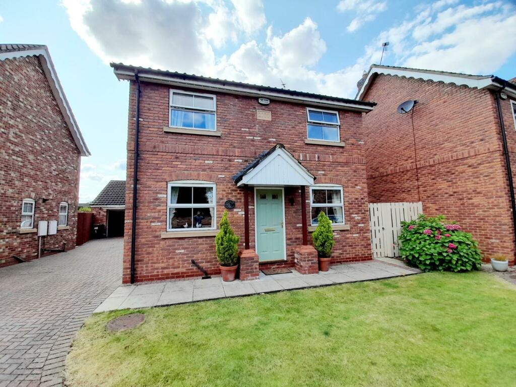 Main image of property: Drovers End, Beckingham, Doncaster, DN10 4FD