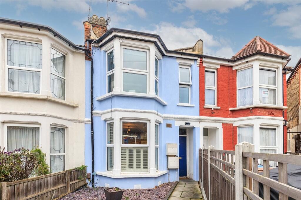 2 bedroom flat for sale in Melville Road, Walthamstow, London, E17