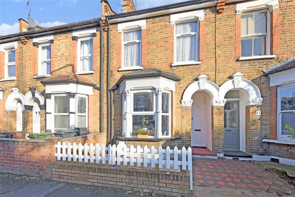 2 bedroom flat for sale in Borwick Avenue, Walthamstow, London, E17