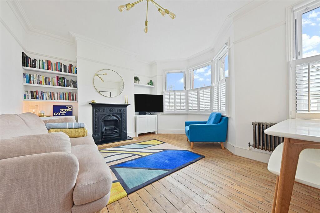 2 bedroom flat for sale in Carr Road, Walthamstow, London, E17