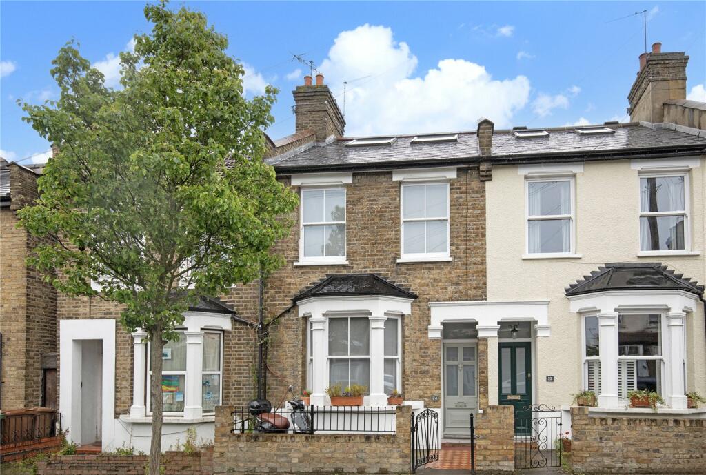 4 bedroom terraced house for sale in Bromley Road, Walthamstow, London, E17
