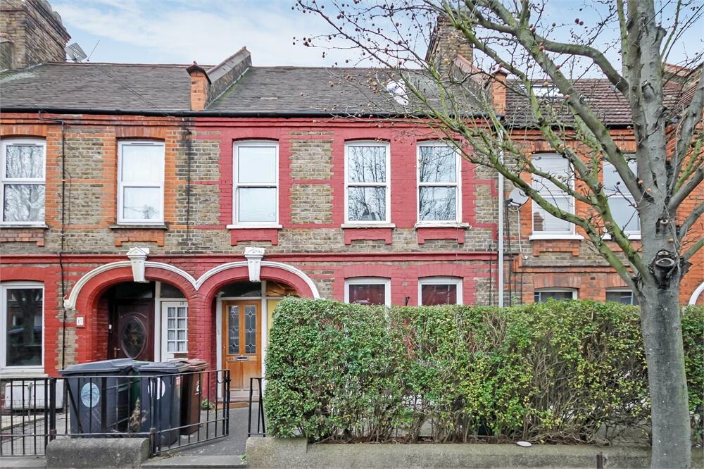 1 bedroom flat for sale in Diana Road, Walthamstow, London, E17