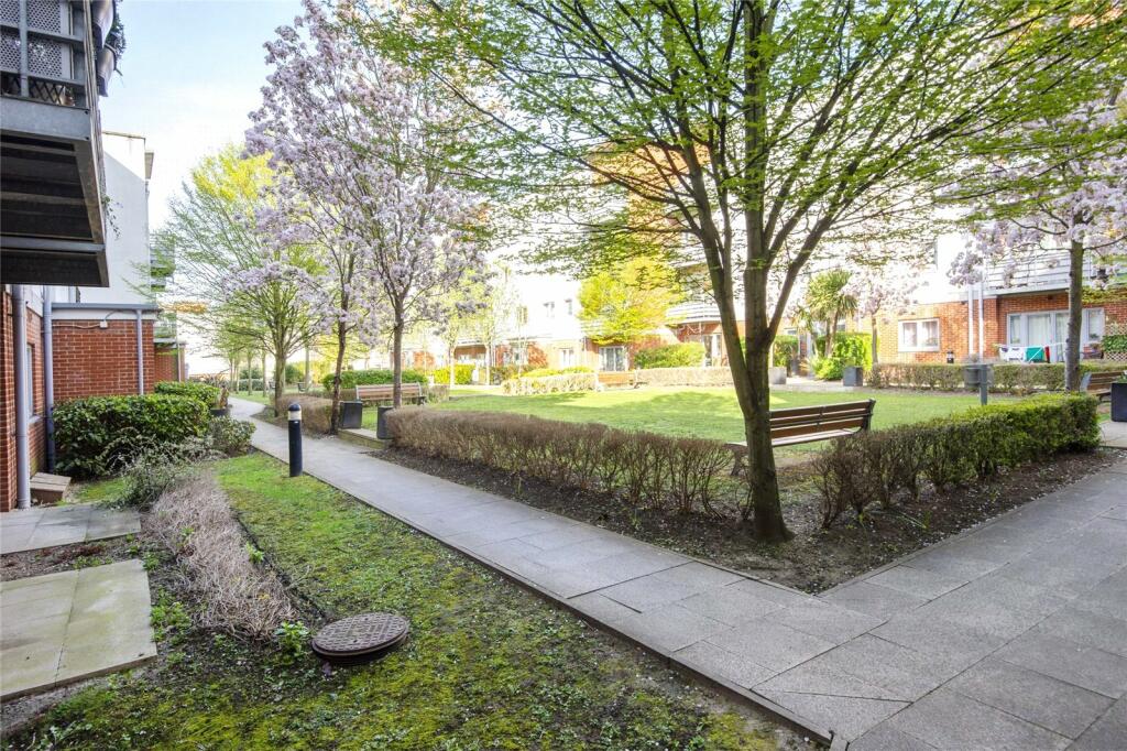 2 bedroom flat for sale in Cannock Court, Hawker Place, London, E17