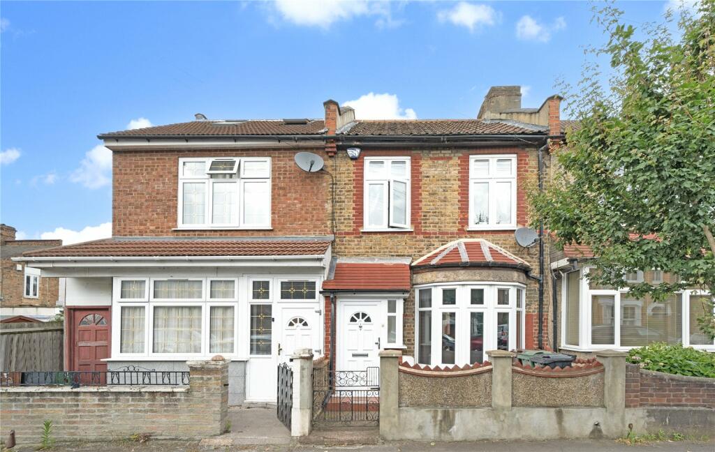 3 bedroom terraced house for sale in Clarence Road, Walthamstow, London