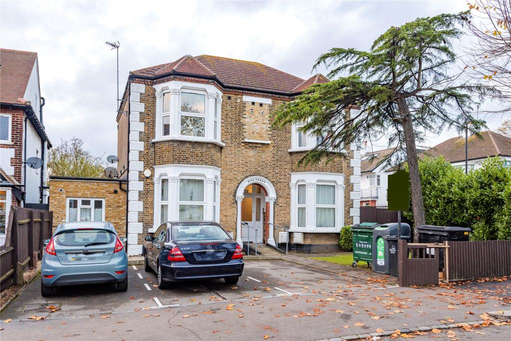 Studio flat for sale in Handsworth Avenue, Highams Park, London, E4