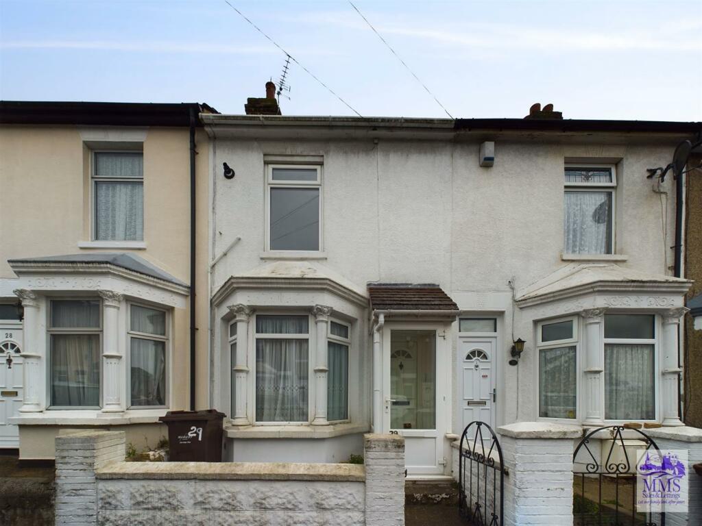 2 bedroom terraced house for sale in Bingham Road, Frindsbury, ME2