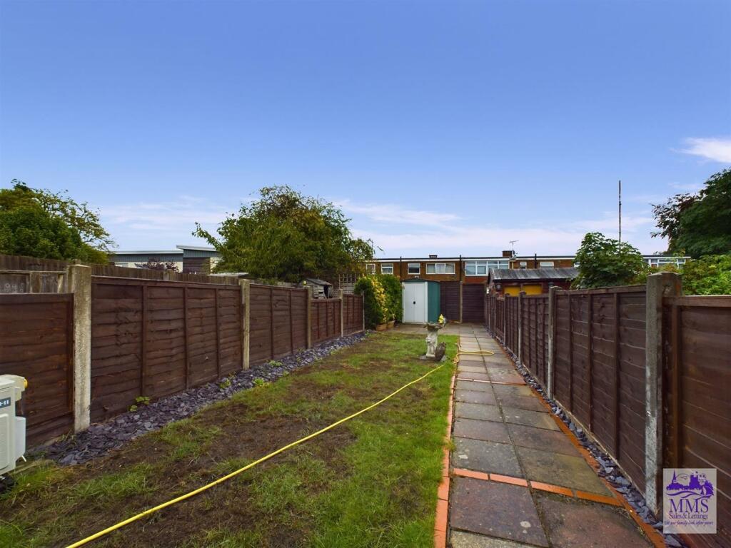 2 bedroom terraced house for sale in Bingham Road, Frindsbury, ME2