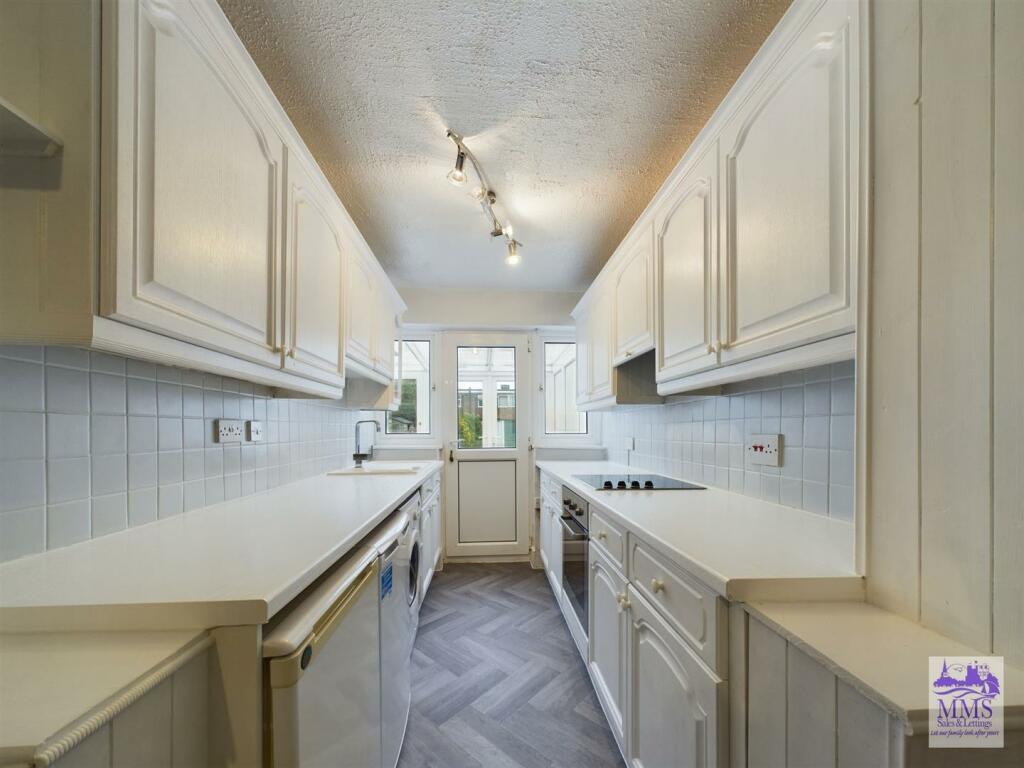 2 bedroom terraced house for sale in Bingham Road, Frindsbury, ME2