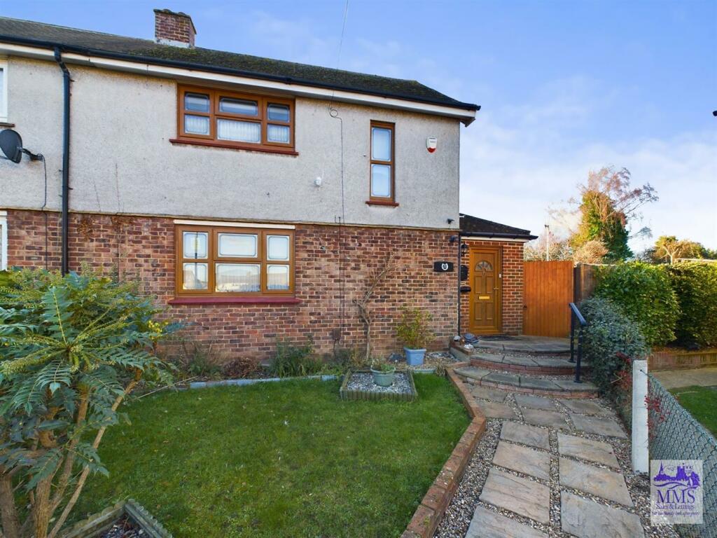 2 bedroom semidetached house for sale in Wilberforce Way, Gravesend, DA12
