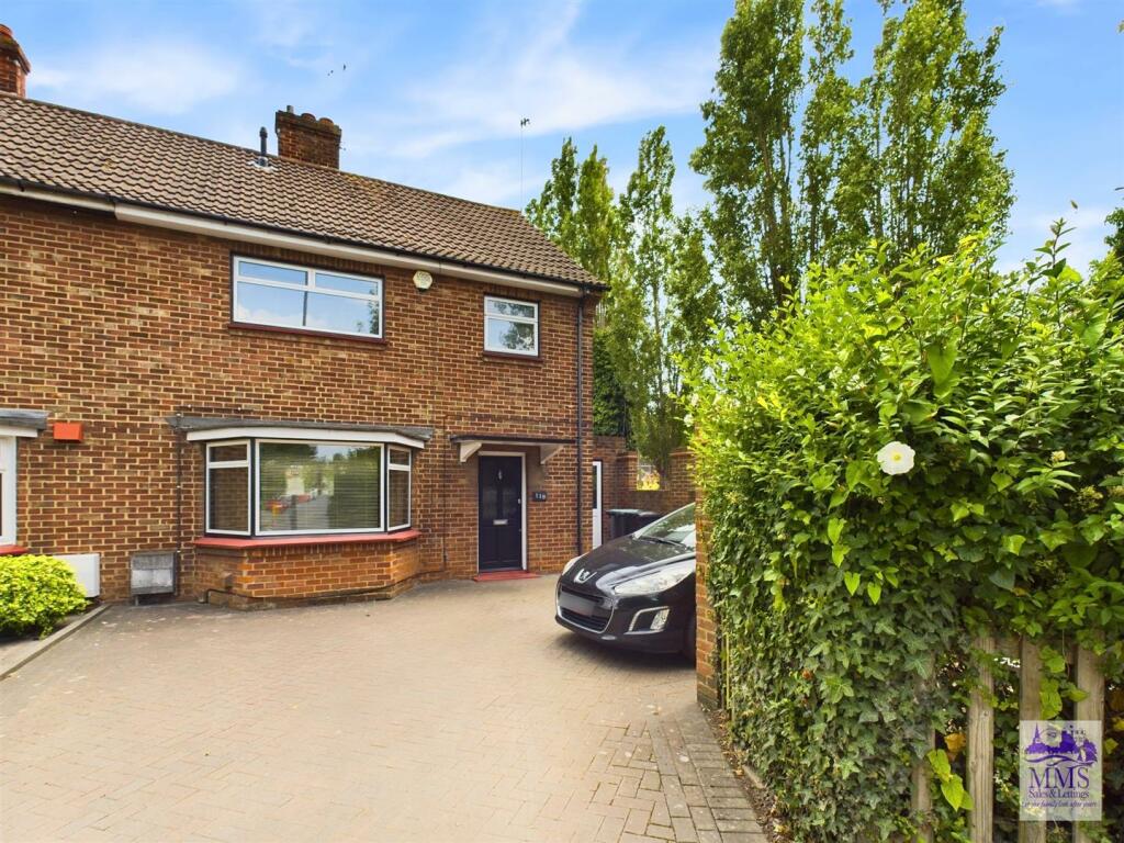 3 bedroom semidetached house for sale in Springhead Road, Northfleet, DA11