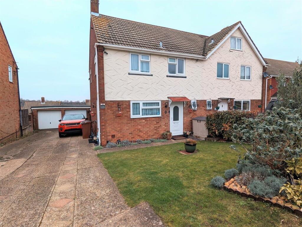 3 Bedroom Semi Detached House For Sale In Fallowfield Chatham Me5