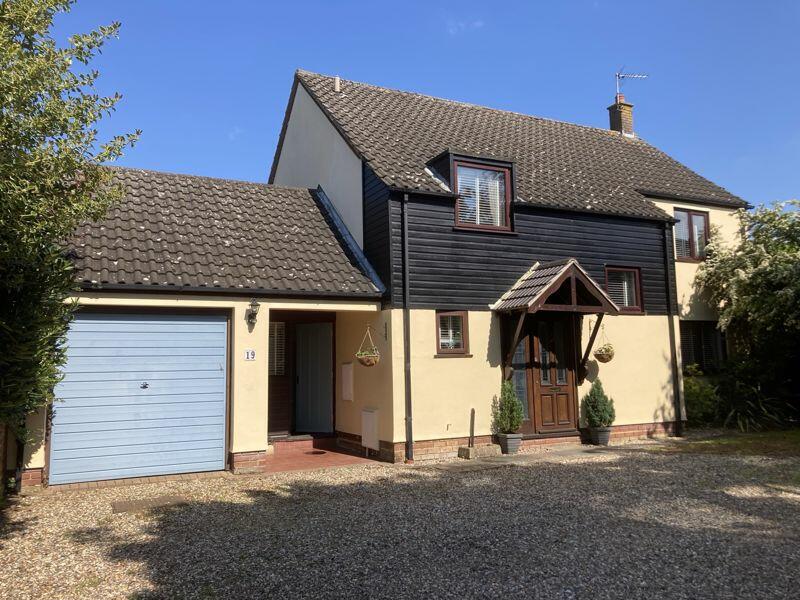 4 bedroom detached house for sale in Lark Valley Drive, Fornham St