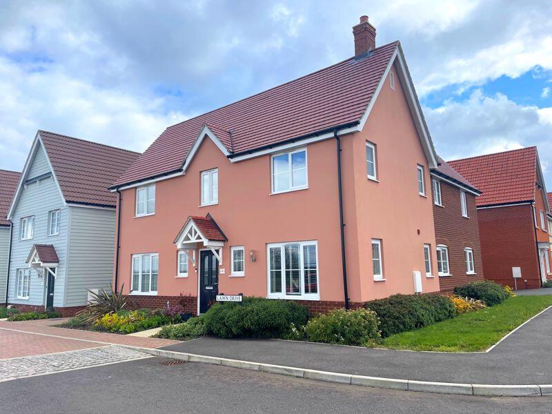 4 bedroom detached house for sale in Lawn Drive, Elmswell, IP30