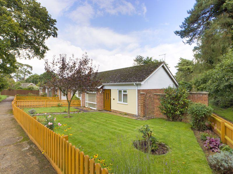 2 bedroom bungalow for sale in Cavendish Close, Thurston , IP31