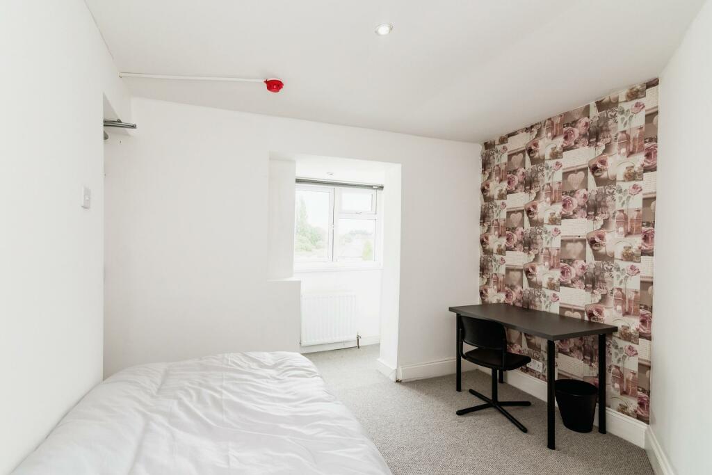 Additional property image - Pool Lane, Oldbury, B69
