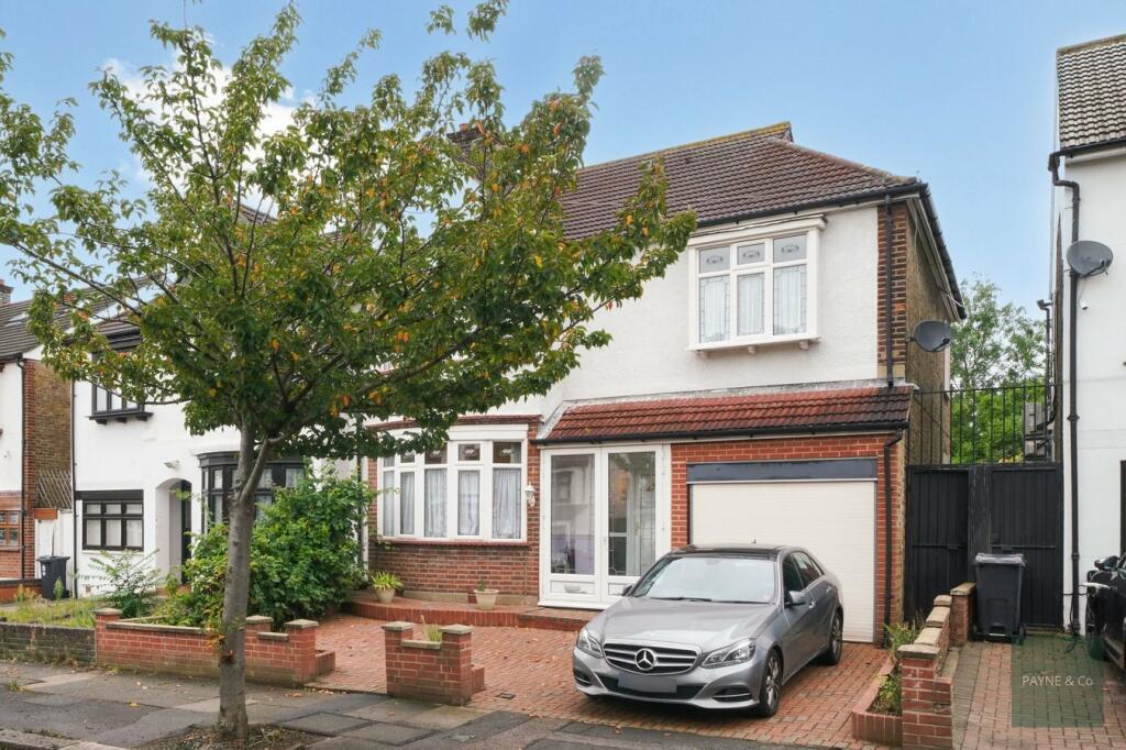 Main image of property: Chelmsford Gardens, ILFORD, IG1