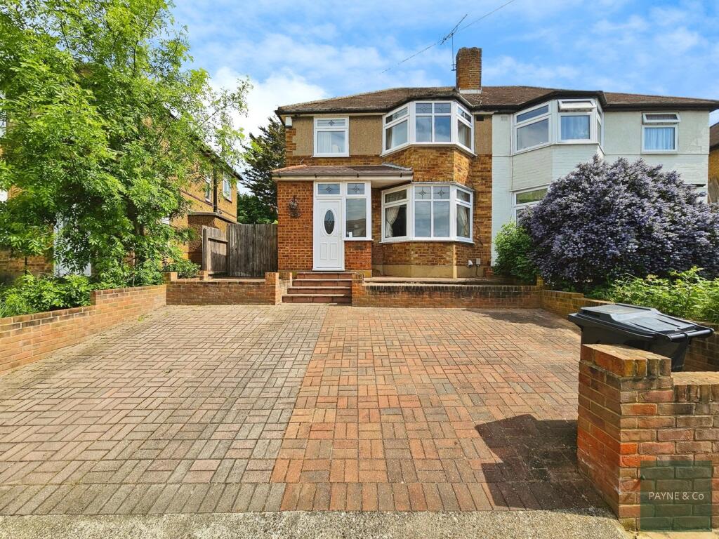 Main image of property: Ripon Gardens, ILFORD, IG1