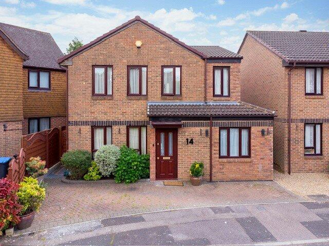 Main image of property: Chasewood Avenue, Enfield, EN2