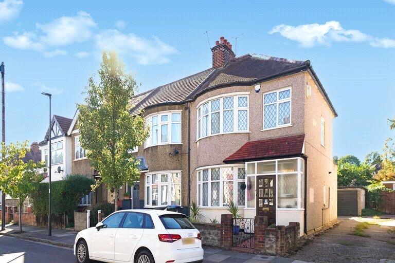 Main image of property: Lincoln Crescent, Enfield, EN1