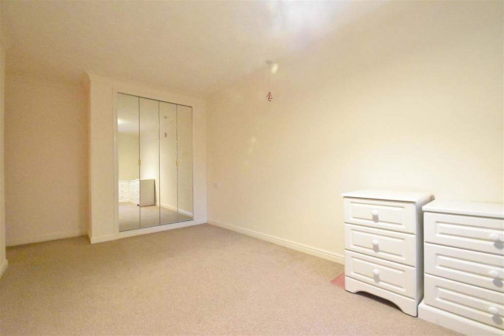 1 bedroom retirement property for sale in Flat 26, Pengwern Court