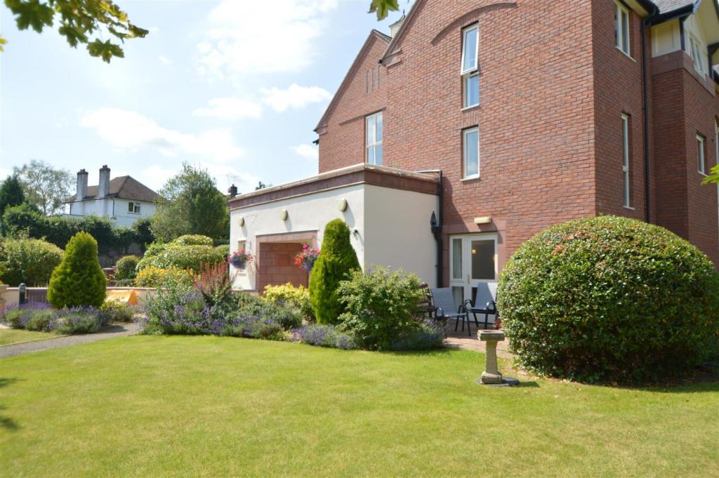 1 bedroom retirement property for sale in Flat 26, Pengwern Court