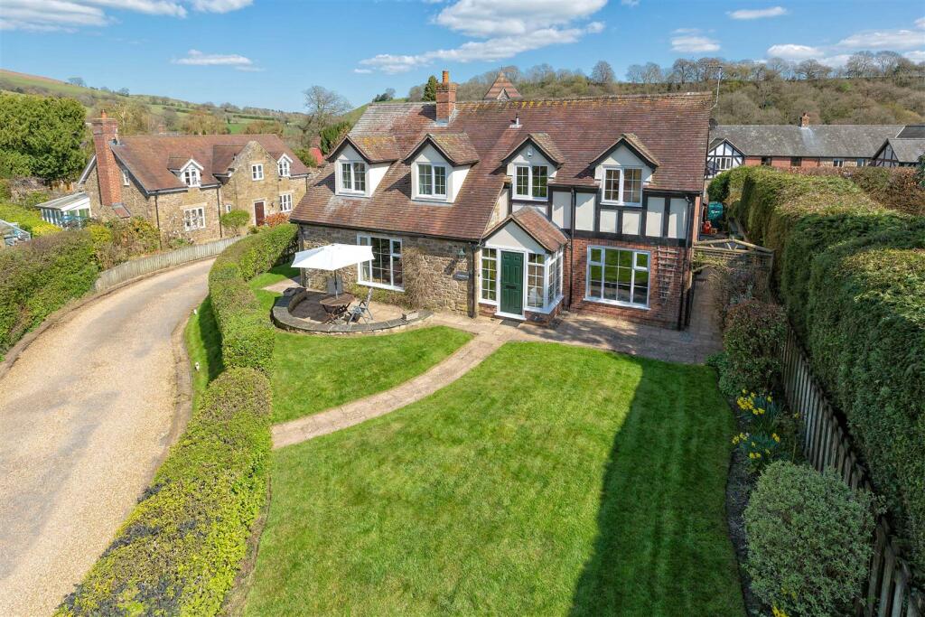 4 bedroom detached house for sale in Ravelston, 7 St. Andrews Close, Hope Bowdler, Church