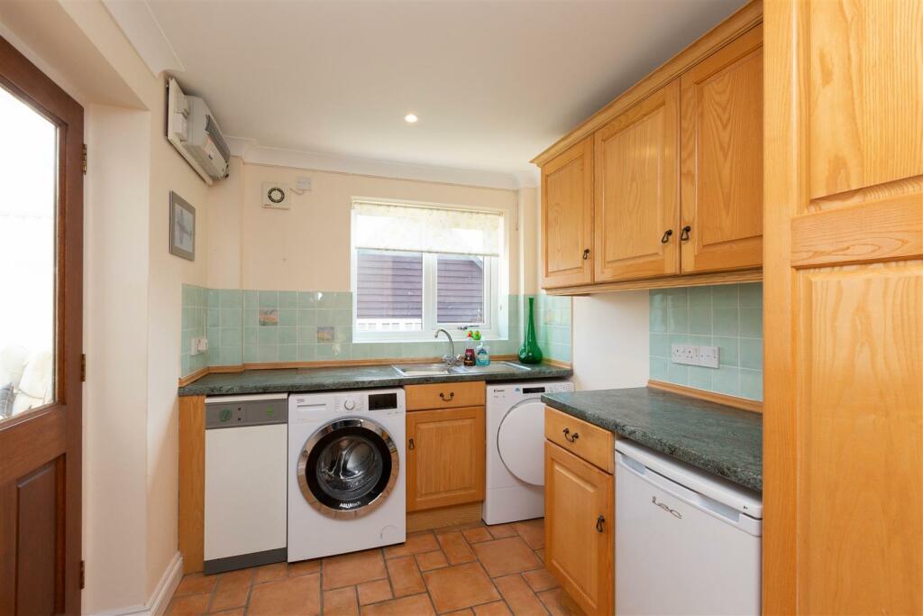 4 bedroom detached house for sale in Ravelston, 7 St. Andrews Close