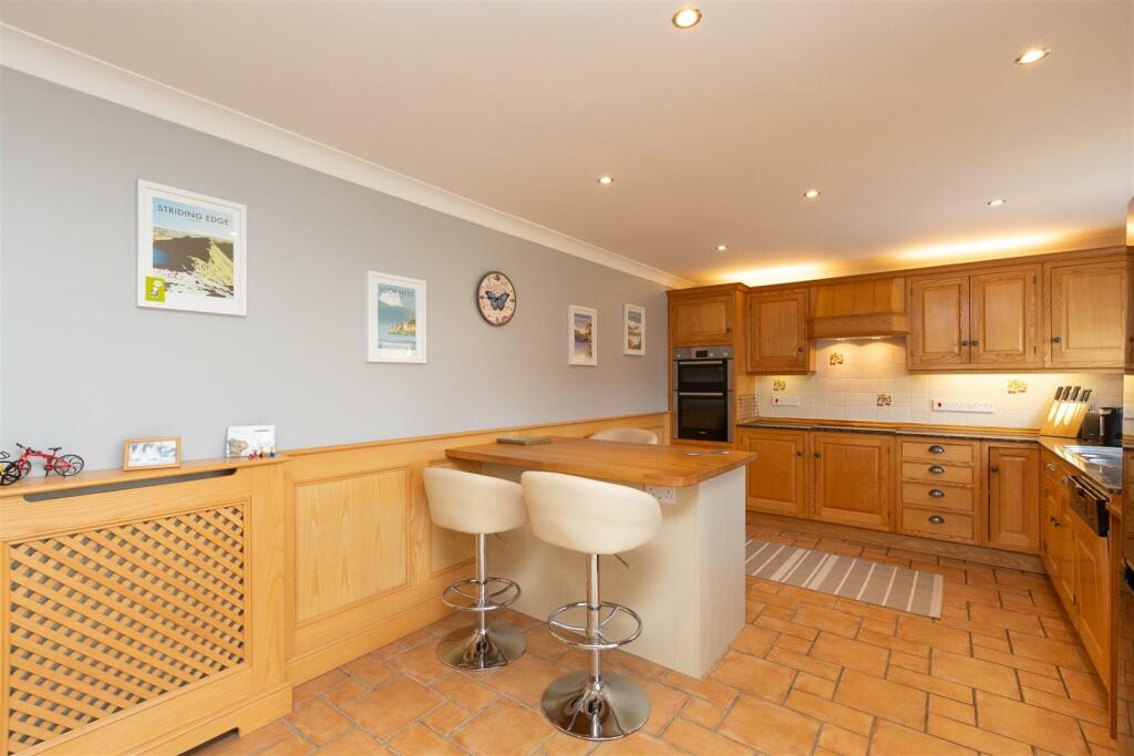 4 bedroom detached house for sale in Ravelston, 7 St. Andrews Close